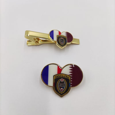 주문 Custom Tournament Security Force Badge Premium Heart-Shaped Dual Flag Enamel Pin And Tie Clip Set 온라인 제조